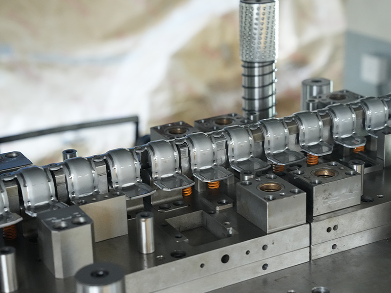 Što se događa u tvornici za izradu metalnih dijelova za žigosanje?