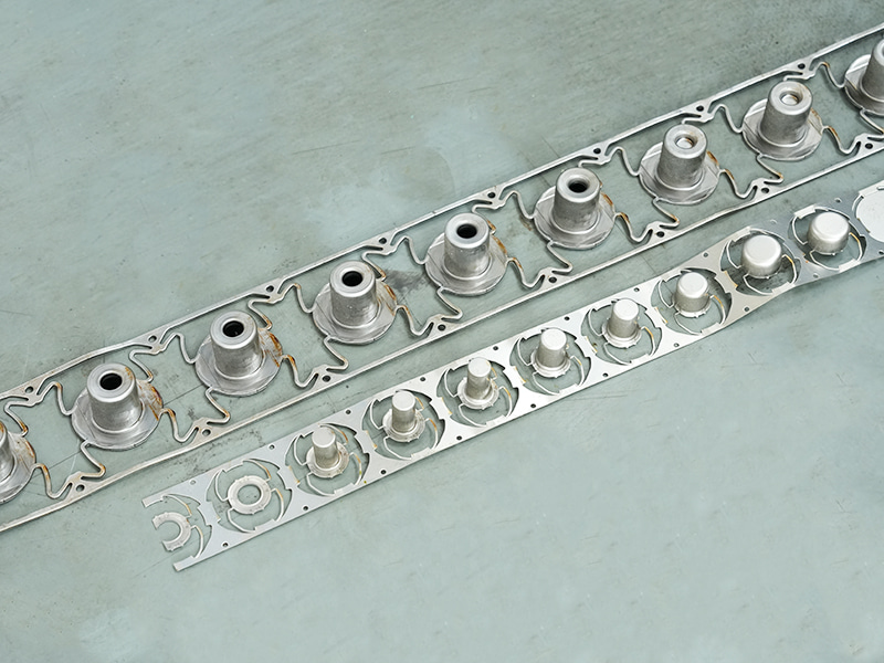 Materijalna traka i kalup