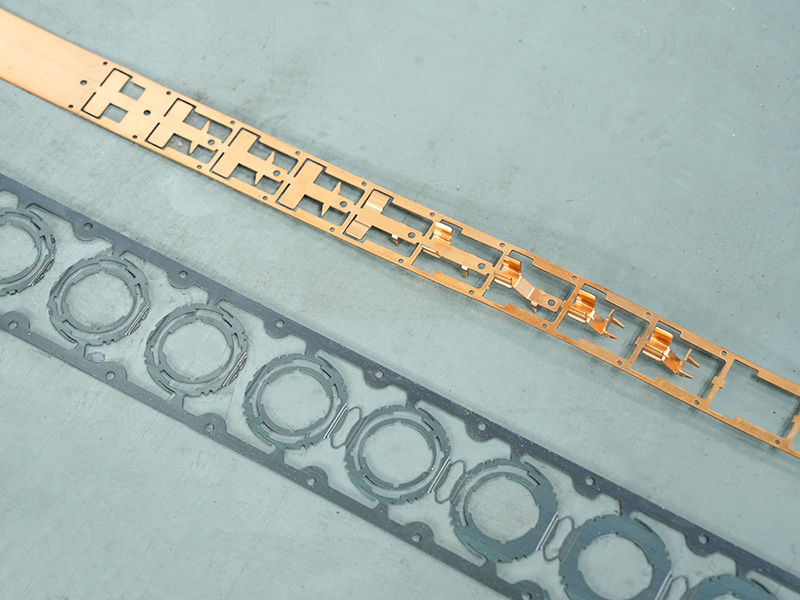 Materijalna traka i kalup