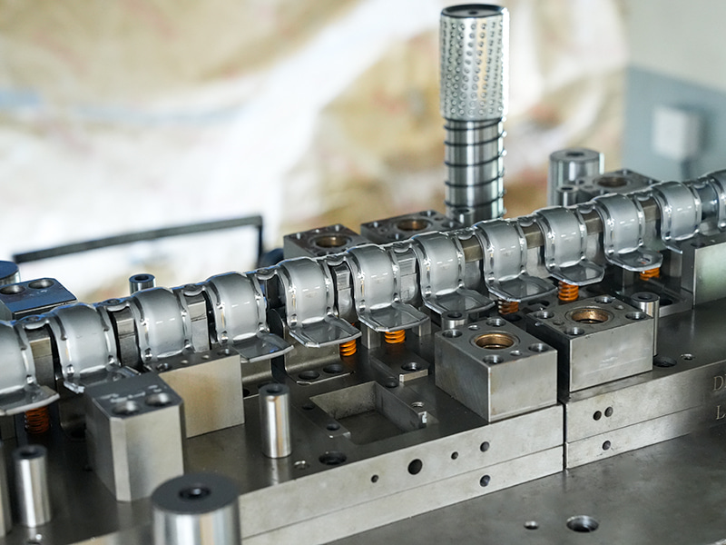 Materijalna traka i kalup