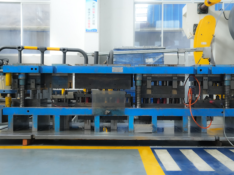 Materijalna traka i kalup